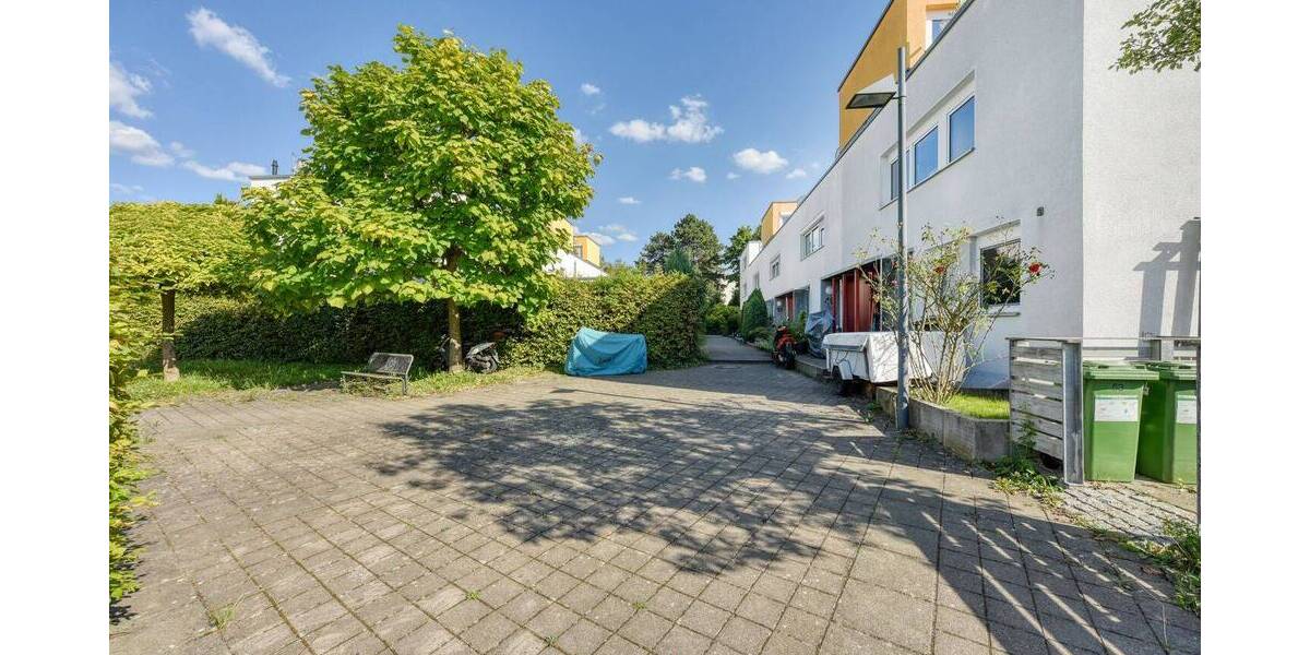 Reihenmittelhaus Stuttgart Zuffenhausen - 4 Zimmer, 119 m&sup2;, 700.000&euro; | Angebot:25670991