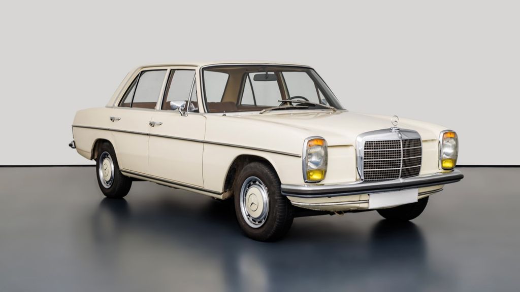 Mercedes-Benz 220 23.300 km 18.900 &euro; Mundelsheim 74395
