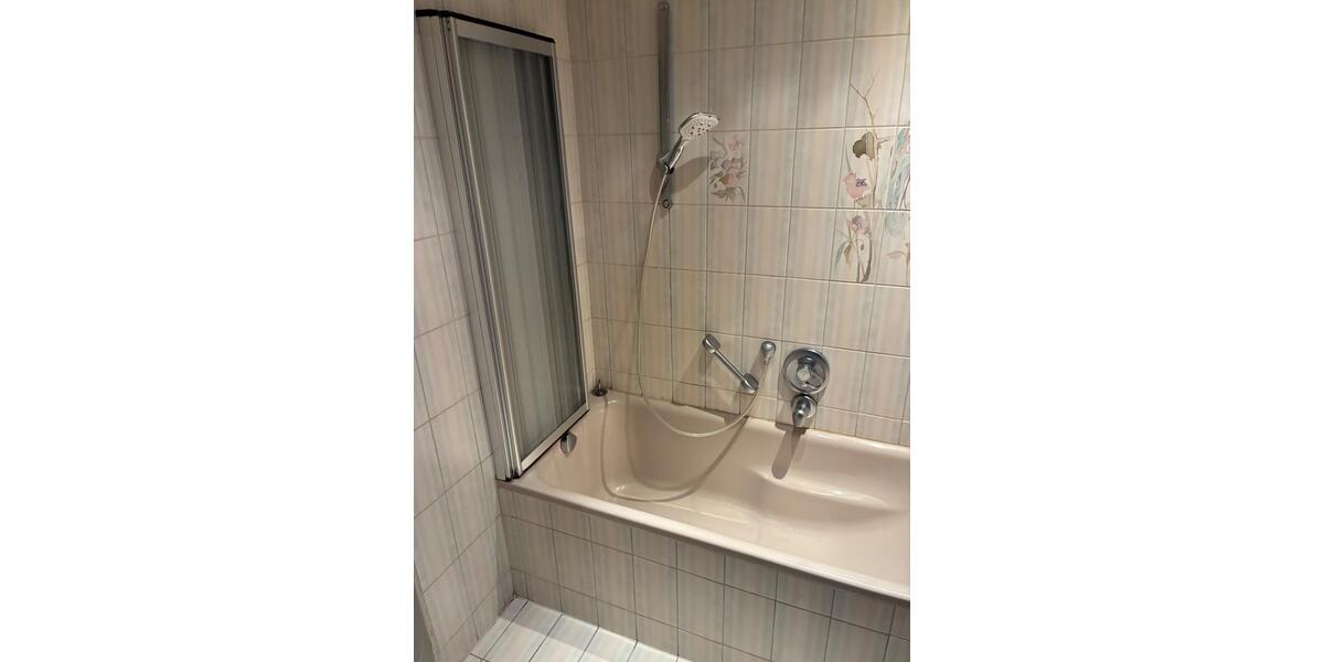 Etagenwohnung Ludwigsburg Hoheneck - 4 Zimmer, 91 m&sup2;, 1.200&euro; | Angebot:24876925