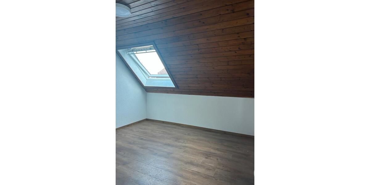 Dachgeschoßwohnung Lauffen am Neckar - 2 Zimmer, 43 m&sup2;, 950&euro; | Angebot:27537285