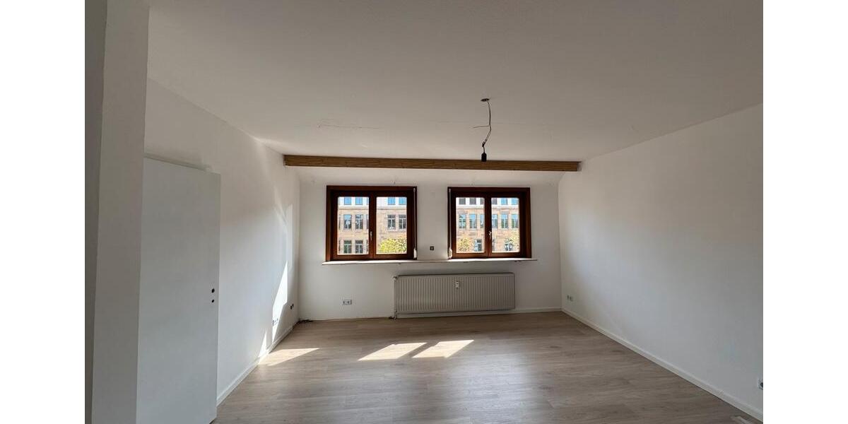Dachgeschoßwohnung Ludwigsburg Hoheneck - 3.5 Zimmer, 77 m&sup2;, 910&euro; | Angebot:25756002
