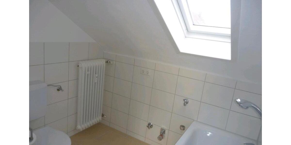 Dachgeschoßwohnung Backnang - 3 Zimmer, 68 m&sup2;, 259.000&euro; | Angebot:26032036