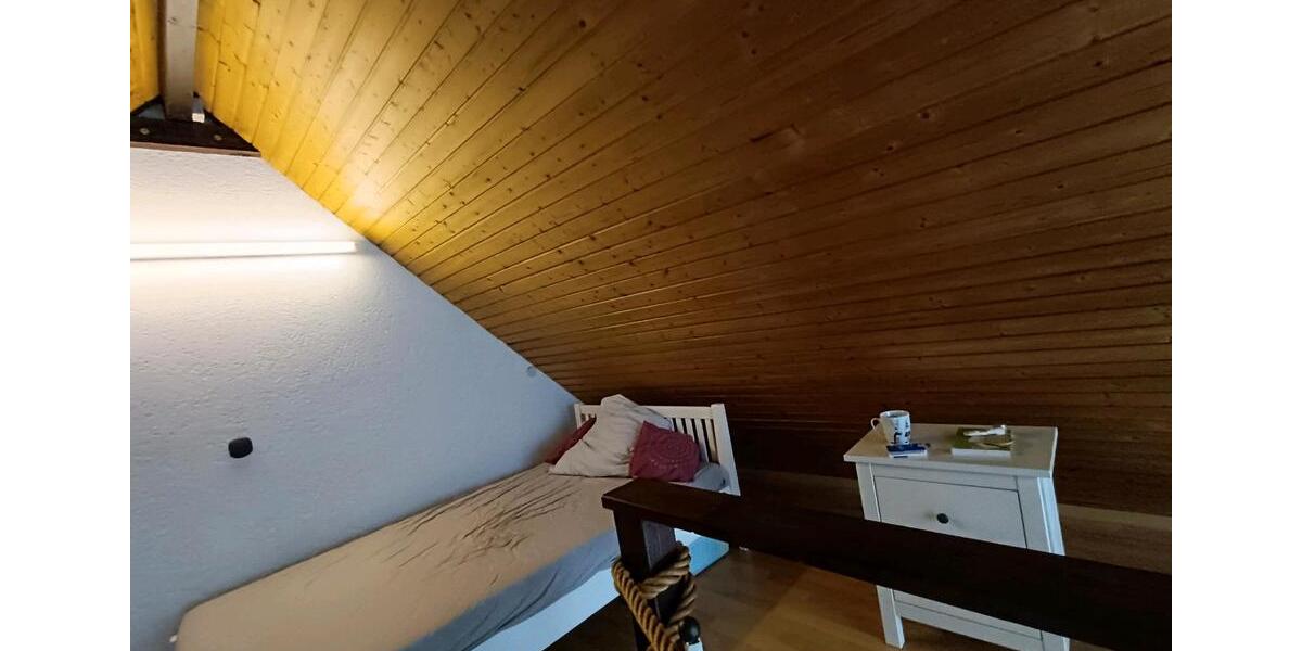 Dachgeschoßwohnung Stuttgart Mühlhausen - 1 Zimmer, 62 m&sup2;, 950&euro; | Angebot:25657965