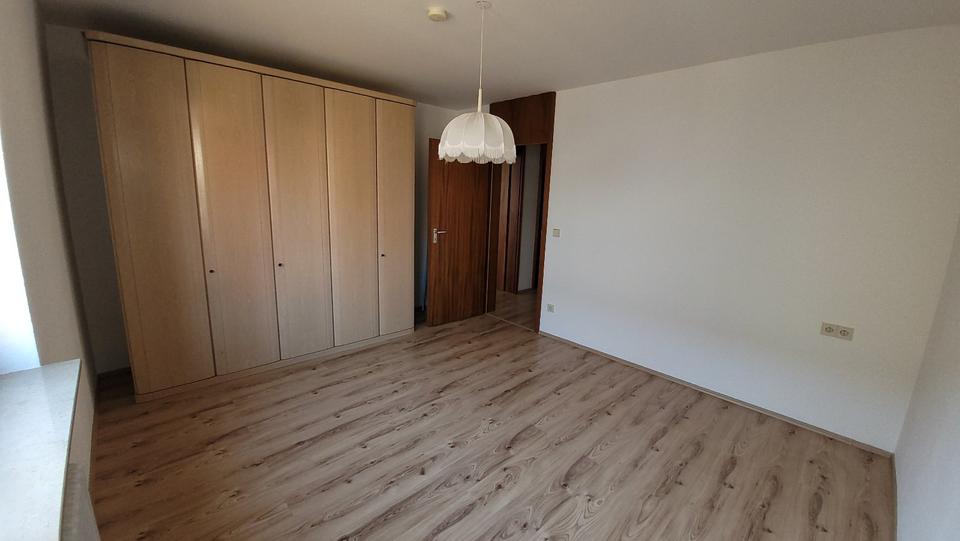 Etagenwohnung Sindelfingen - 3.5 Zimmer, 80 m&sup2;, 379.000&euro; | Angebot:26057048