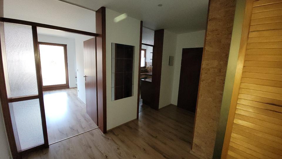 Etagenwohnung Sindelfingen - 3.5 Zimmer, 80 m&sup2;, 379.000&euro; | Angebot:26957491