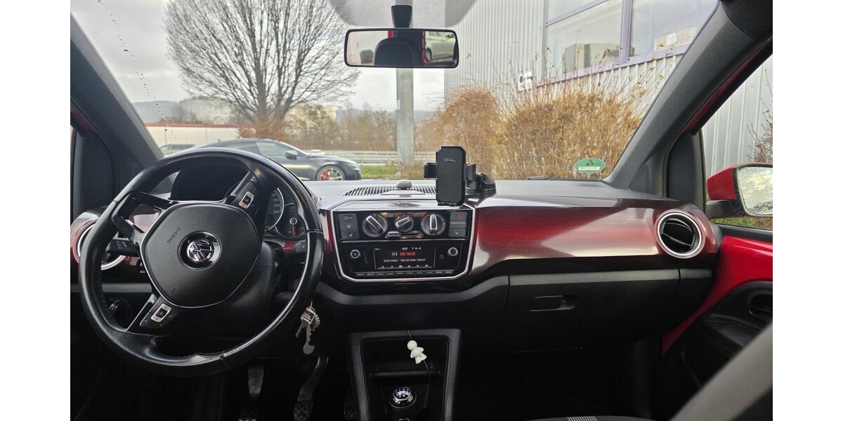 VW UP 176.500 km 6.100 &euro; Denkendorf 73770