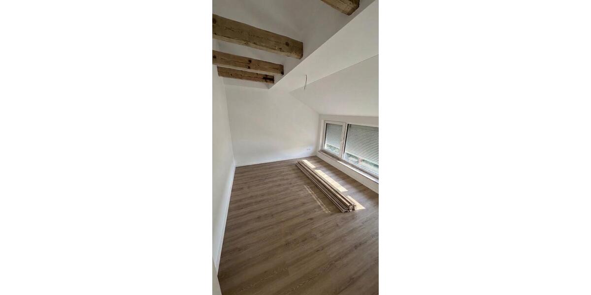 Dachgeschoßwohnung Stuttgart Vaihingen - 3 Zimmer, 54 m&sup2;, 980&euro; | Angebot:27576575