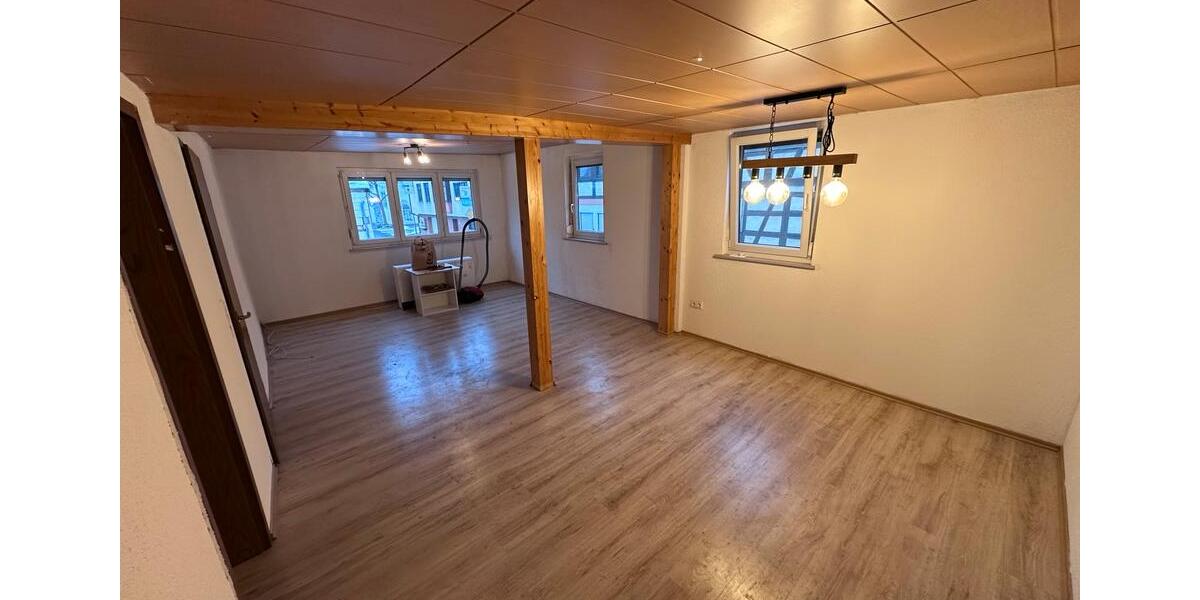 Etagenwohnung Eberdingen - 3 Zimmer, 80 m&sup2;, 1.000&euro; | Angebot:24414396