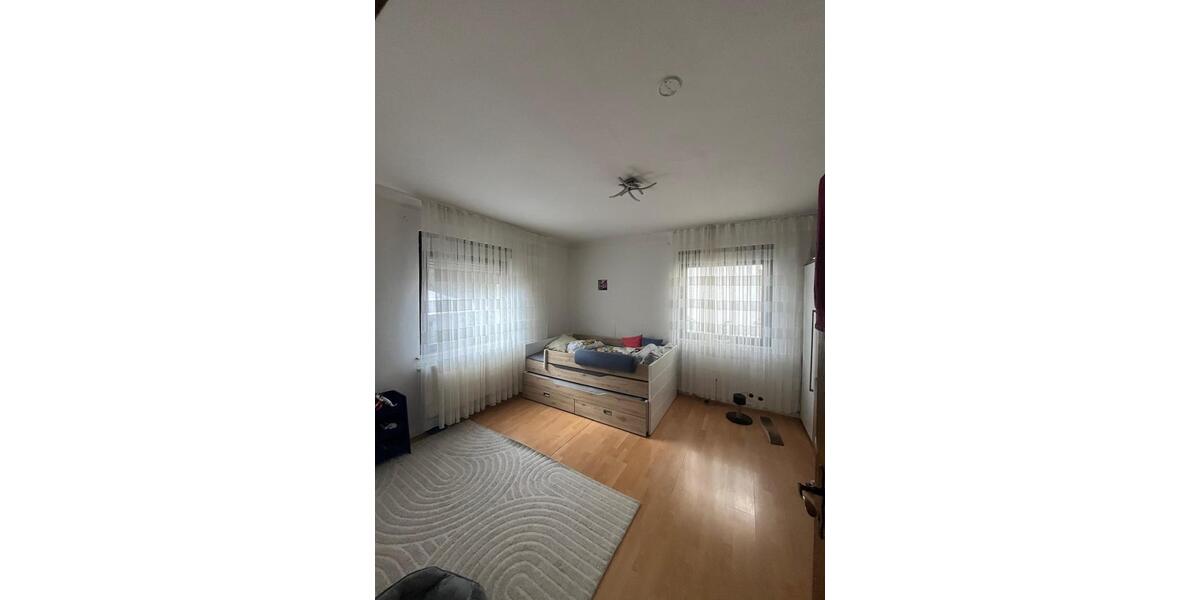 Erdgeschoßwohnung Stuttgart Bad Cannstatt - 3 Zimmer, 80 m&sup2;, 1.500&euro; | Angebot:25262534