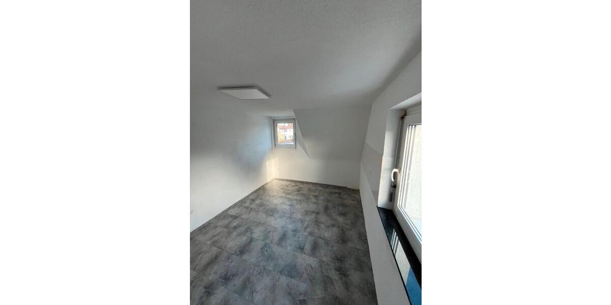 Dachgeschoßwohnung Mühlacker - 2.5 Zimmer, 60 m&sup2;, 700&euro; | Angebot:25995943