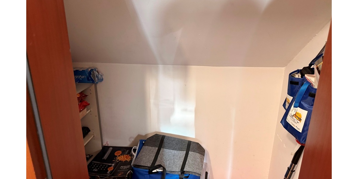 Gut geschnittene 3-Zi.-ETW in Böblingen - Toplage, ruhig und zentrumsnah gelegen - Dachgeschoßwohnung Böblingen Böblingen | Angebot:25852837