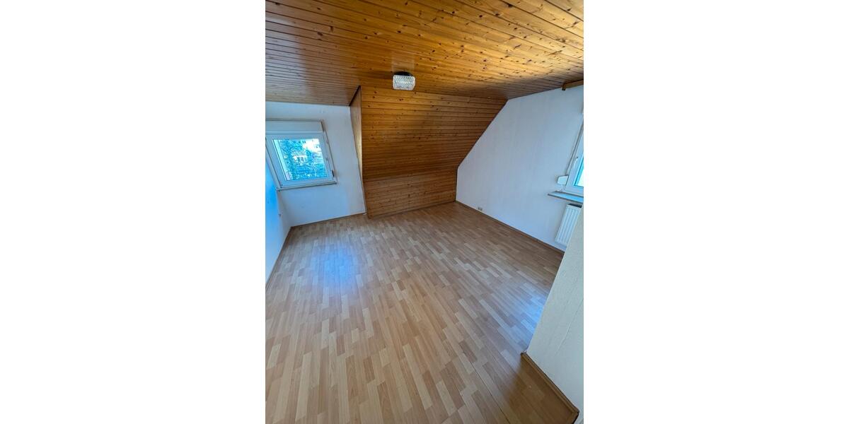 Etagenwohnung Mühlacker - 2 Zimmer, 85 m&sup2;, 950&euro; | Angebot:25178938