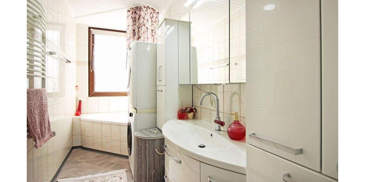 Etagenwohnung Stuttgart Zuffenhausen - 4 Zimmer, 99 m&sup2;, 350.000&euro; | Angebot:25732383