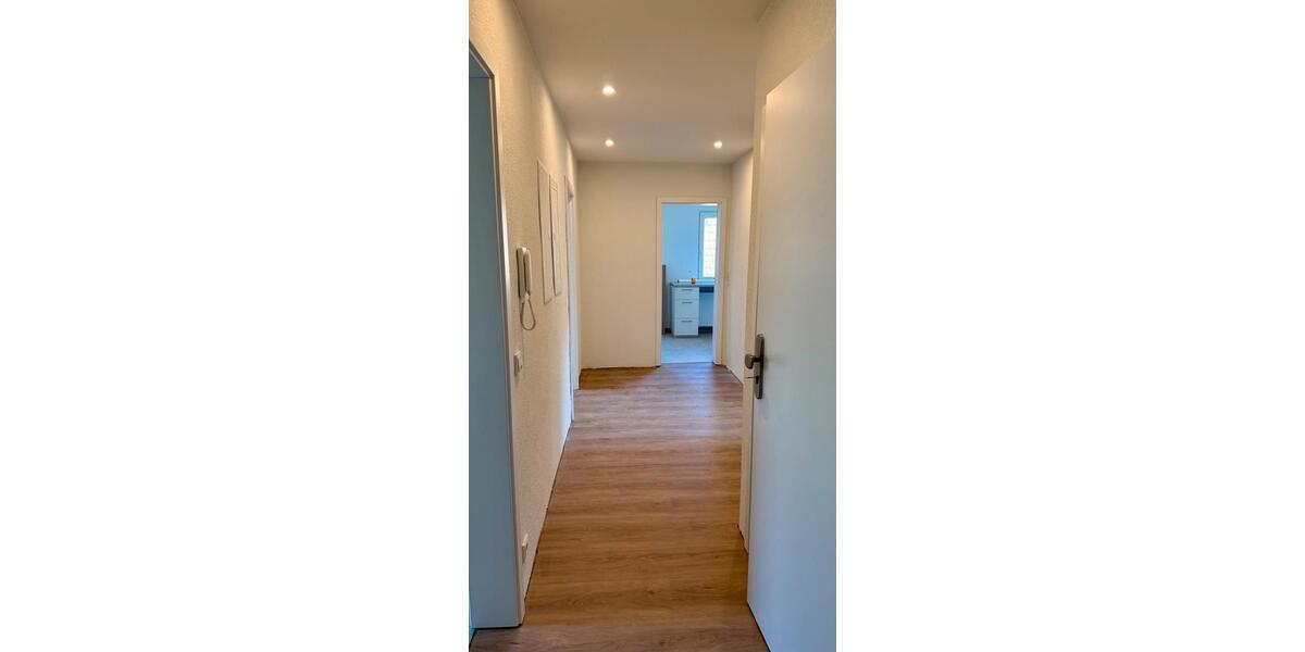 Dachgeschoßwohnung Stuttgart Feuerbach - 3 Zimmer, 66 m&sup2;, 1.200&euro; | Angebot:27543976