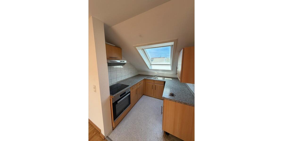 Dachgeschoßwohnung Winnenden - 3 Zimmer, 65 m&sup2;, 920&euro; | Angebot:27535615