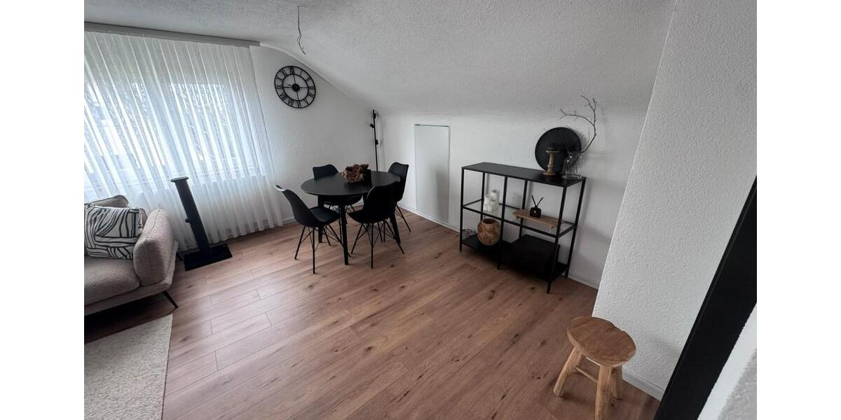 Dachgeschoßwohnung Fellbach Oeffingen - 3 Zimmer, 60 m&sup2;, 900&euro; | Angebot:27564797