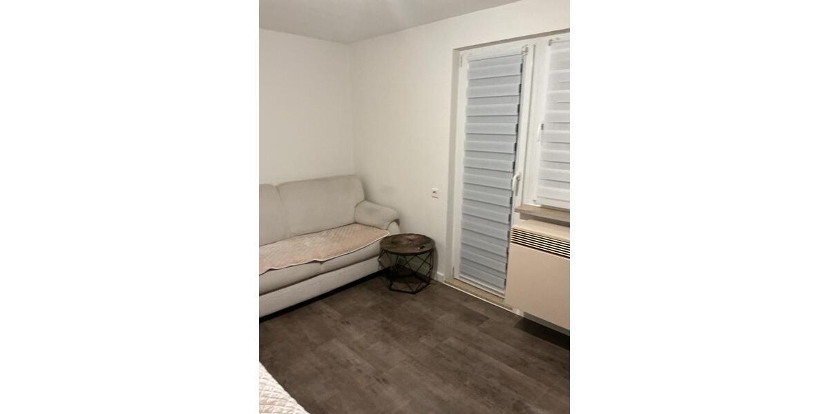 Etagenwohnung Leonberg - 1 Zimmer, 15 m&sup2;, 1.500&euro; | Angebot:25908756