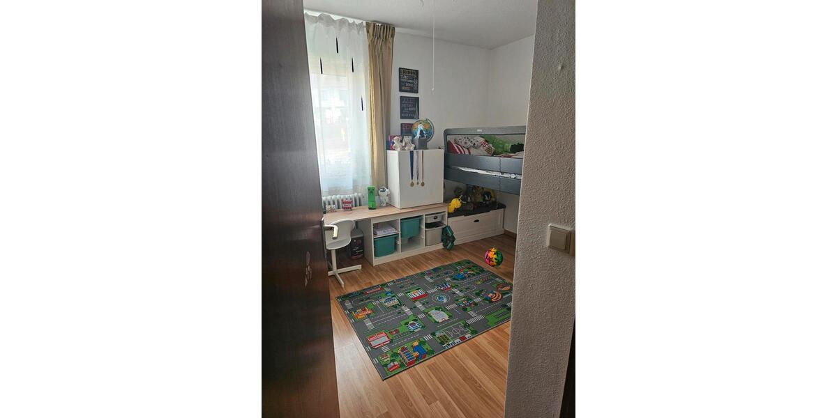 Erdgeschoßwohnung Renningen - 4 Zimmer, 90 m&sup2;, 1.080&euro; | Angebot:25923498