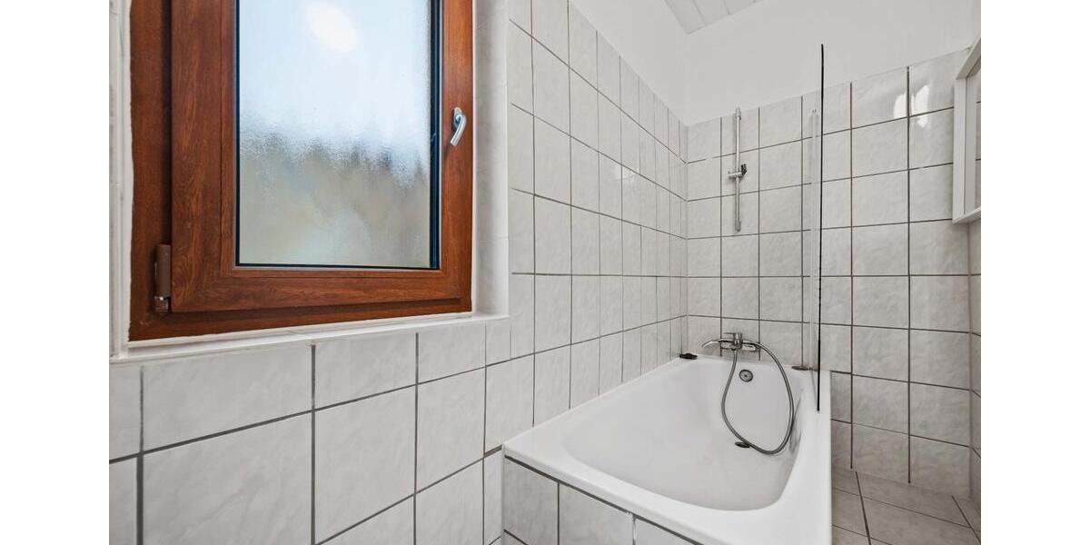 Mehrfamilienhaus, Wohnhaus Stuttgart Zuffenhausen - 12 Zimmer, 233 m&sup2;, 954.000&euro; | Angebot:26446869