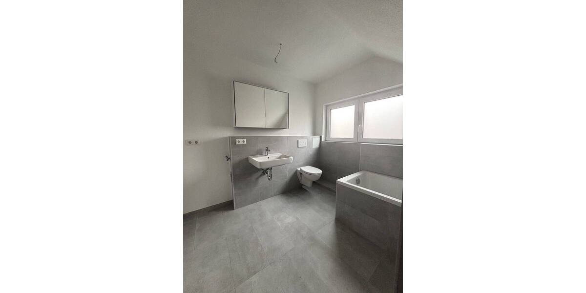 Etagenwohnung Ludwigsburg / Poppenweiler Poppenweiler - 3 Zimmer, 90 m&sup2;, 1.350&euro; | Angebot:26911824