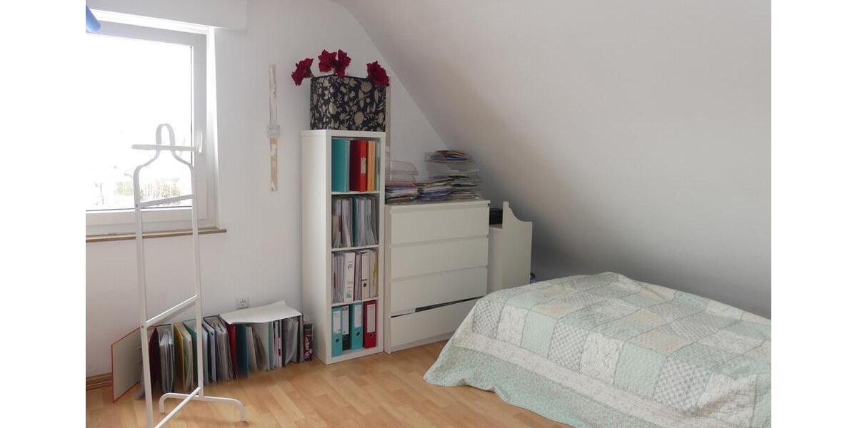 Dachgeschoßwohnung Freiberg am Neckar - 3 Zimmer, 76 m&sup2;, 760&euro; | Angebot:24751962