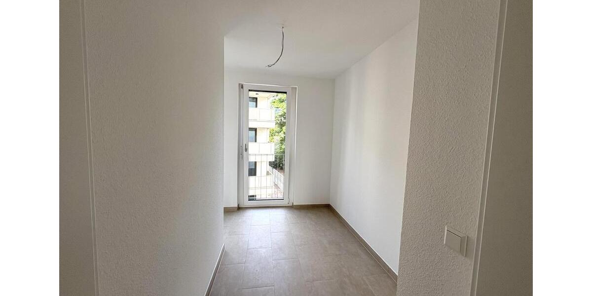 Dachgeschoßwohnung Leonberg - 3 Zimmer, 80 m&sup2;, 1.691&euro; | Angebot:23643520