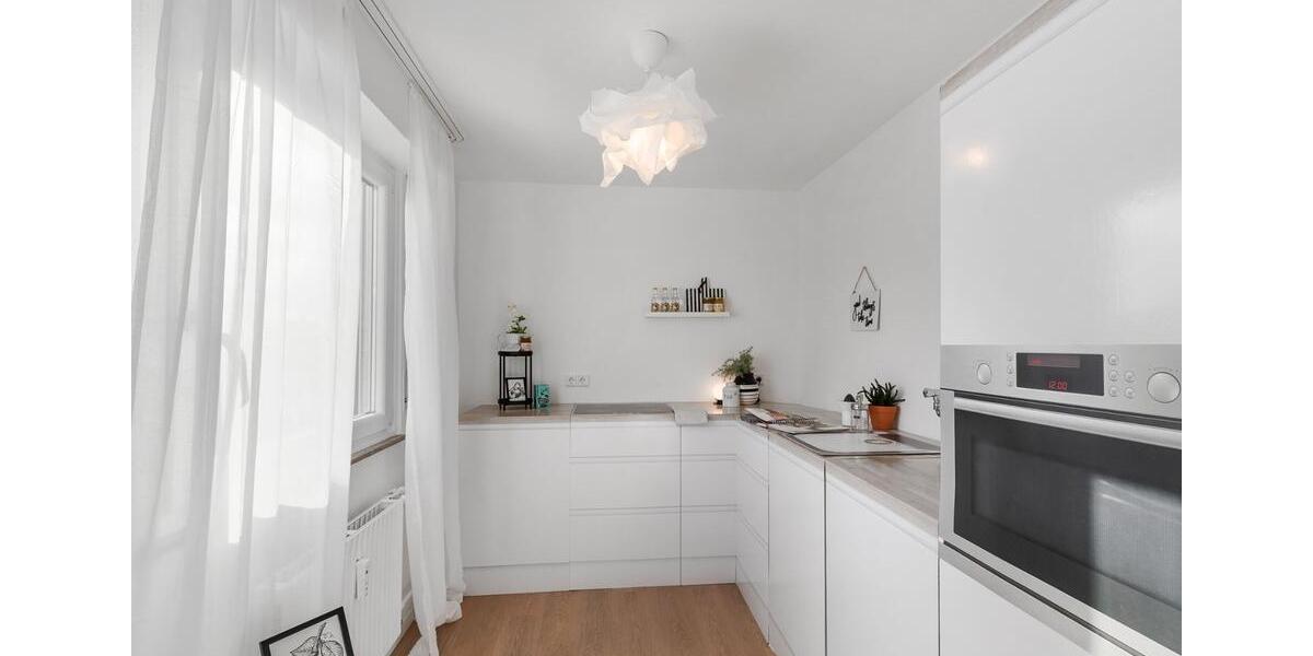 Dachgeschoßwohnung Esslingen am Neckar - 3 Zimmer, 72 m&sup2;, 1.200&euro; | Angebot:27583940