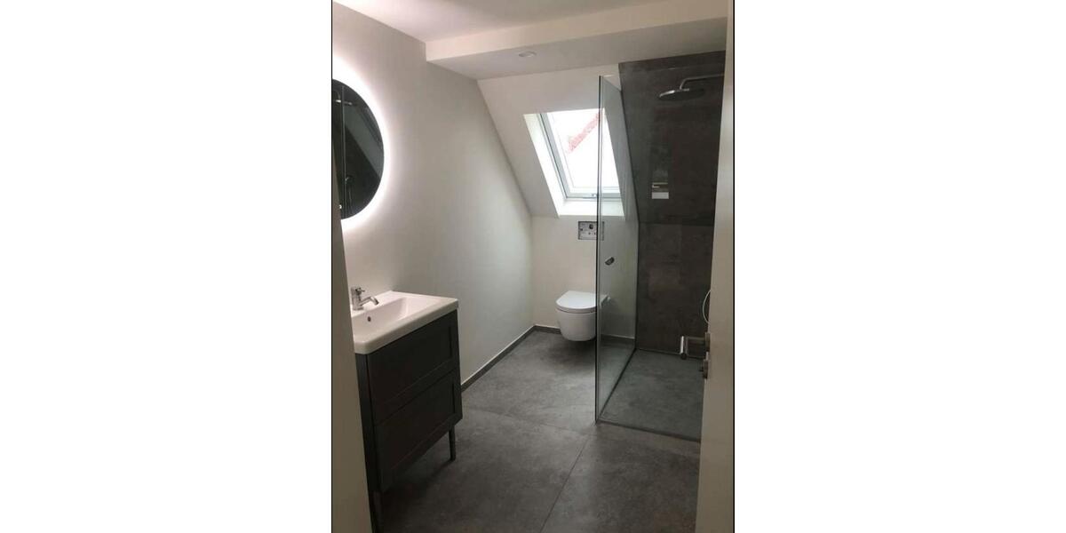 Dachgeschoßwohnung Ludwigsburg Hoheneck - 2.5 Zimmer, 65 m&sup2;, 1.150&euro; | Angebot:27590316