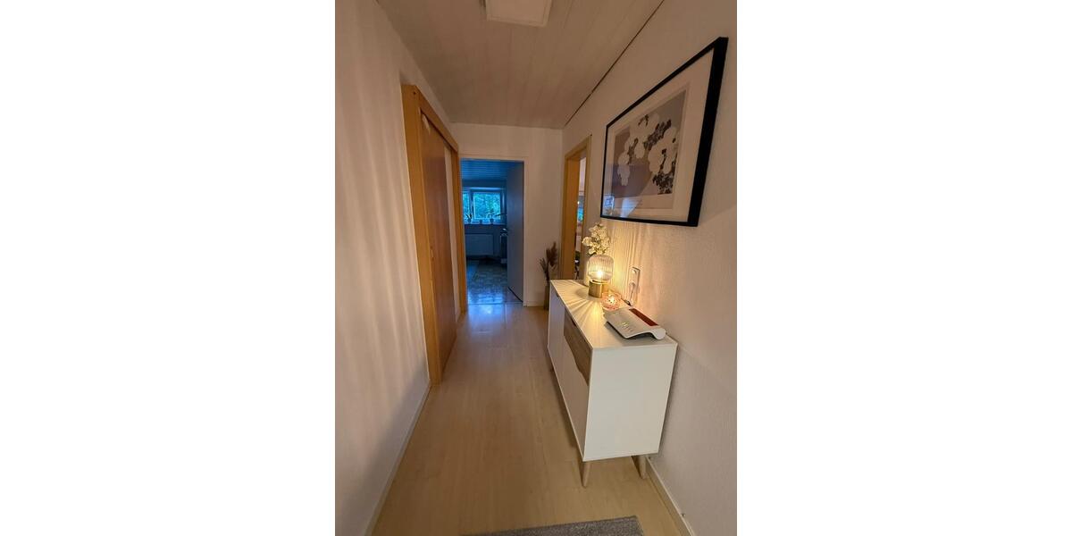 Dachgeschoßwohnung Weissach - 3.5 Zimmer, 81 m&sup2;, 930&euro; | Angebot:27548227