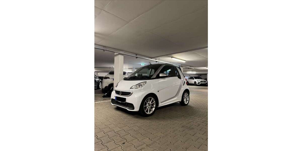 Smart forTwo 99.800 km 6.799 &euro; Stuttgart 70435