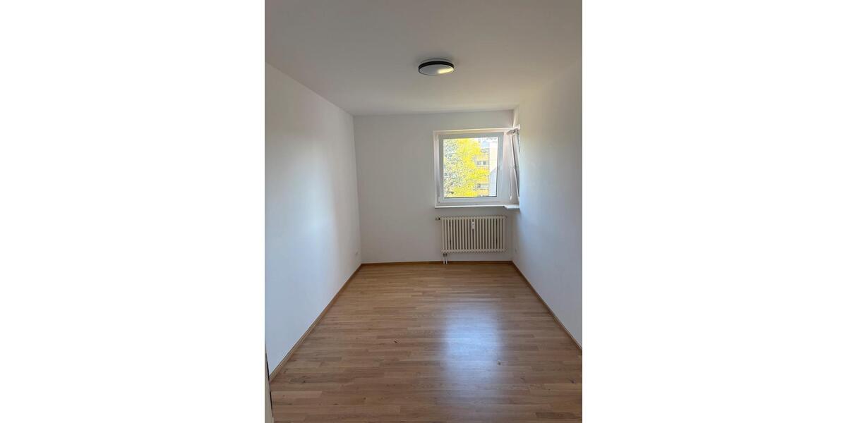 Etagenwohnung Stuttgart Botnang - 3.5 Zimmer, 82 m&sup2;, 1.700&euro; | Angebot:26395496