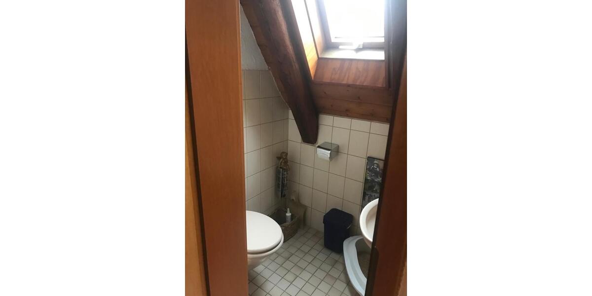 Dachgeschoßwohnung Ludwigsburg Hoheneck - 2.5 Zimmer, 70 m&sup2;, 289.000&euro; | Angebot:25606429