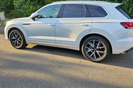 VW Touareg 52.000 km 51.100 &euro; Stuttgart 70176