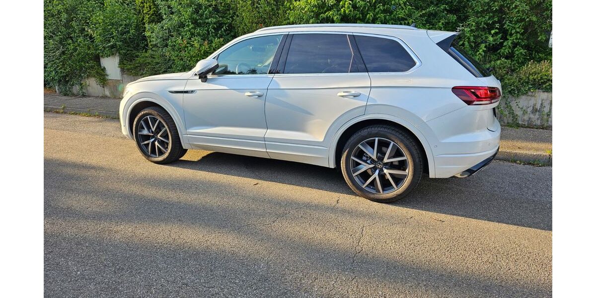 VW Touareg 52.000 km 51.100 &euro; Stuttgart 70176