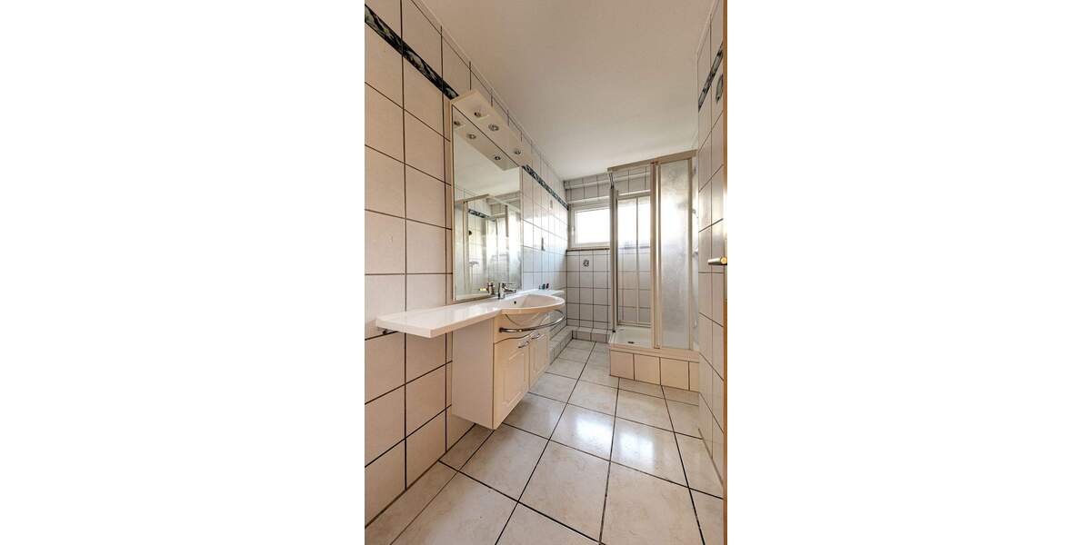 Mehrfamilienhaus, Wohnhaus Sindelfingen Darmsheim - 8 Zimmer, 193 m&sup2;, 790.000&euro; | Angebot:25694984