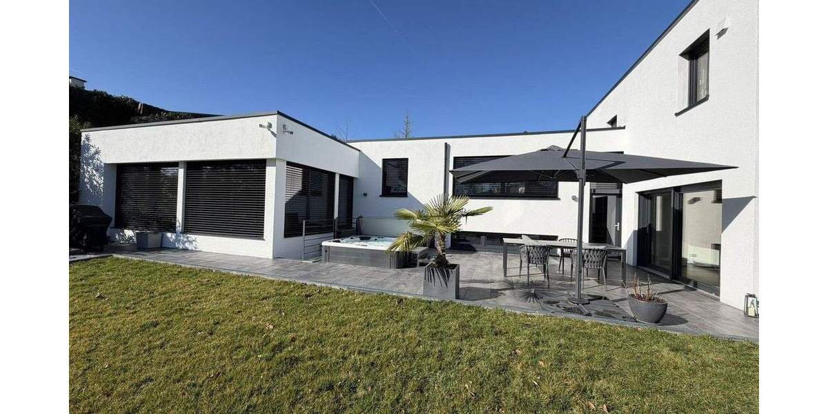 Einfamilienhaus Ilsfeld - 9 Zimmer, 306 m&sup2;, 1.790.000&euro; | Angebot:25654308