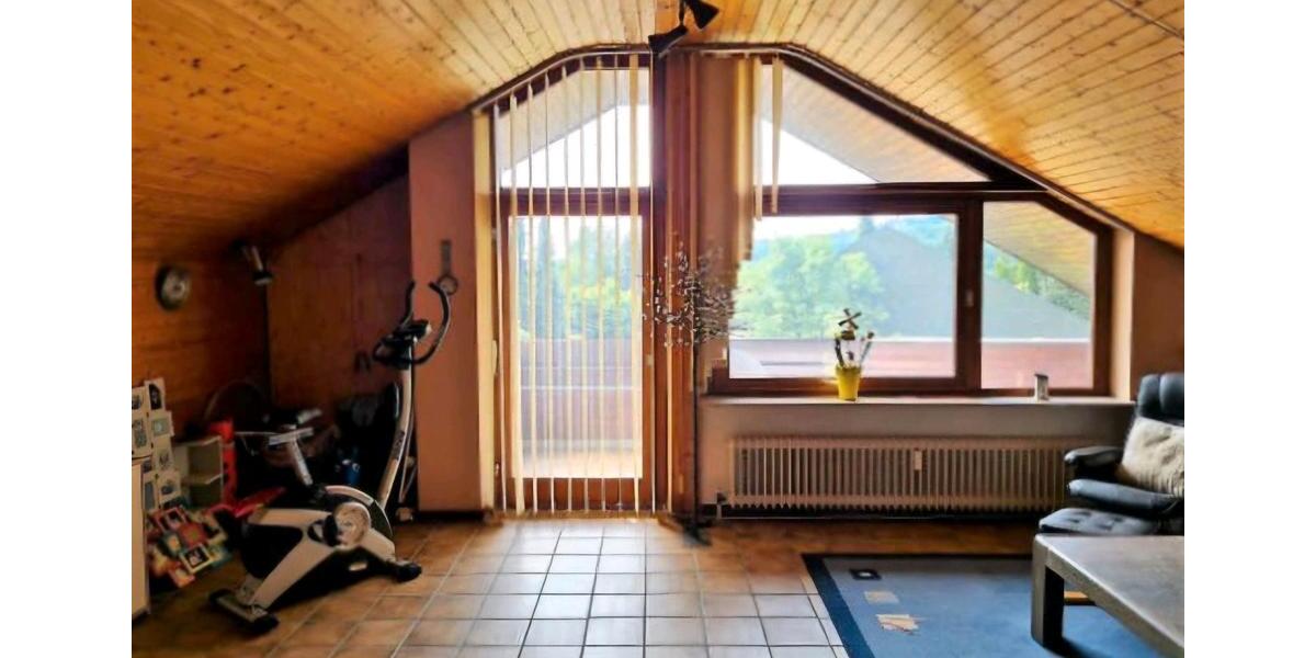 Etagenwohnung Sachsenheim - 5.5 Zimmer, 147 m&sup2;, 1.390&euro; | Angebot:27570568
