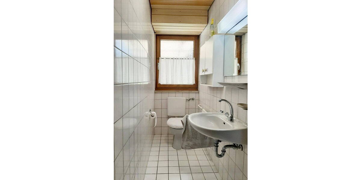 Reihenmittelhaus Ditzingen - 7 Zimmer, 162 m&sup2;, 540.000&euro; | Angebot:26477778