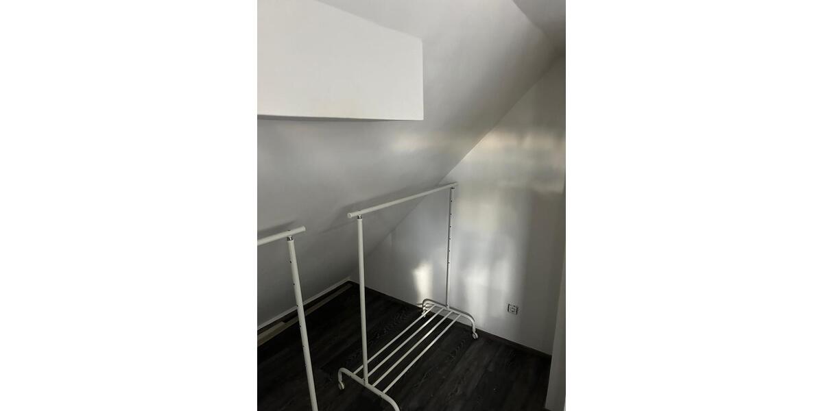 Dachgeschoßwohnung Stuttgart Degerloch - 2 Zimmer, 35 m&sup2;, 650&euro; | Angebot:26227342