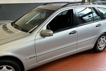 Mercedes-Benz 220 182.049 km 2.680 &euro; Stuttgart 70372