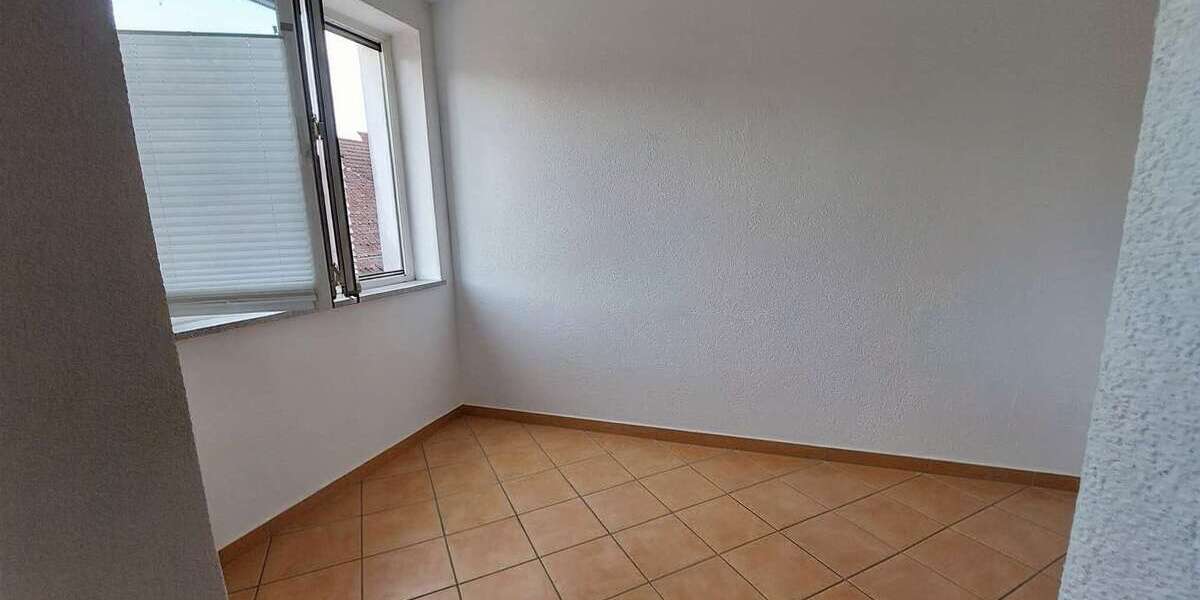 Großzügige 4-Zimmer-Wohnung mit Balkon & Loggia in Esslingen - 4- Esslingen am Neckar Oberesslingen | Angebot:27496970