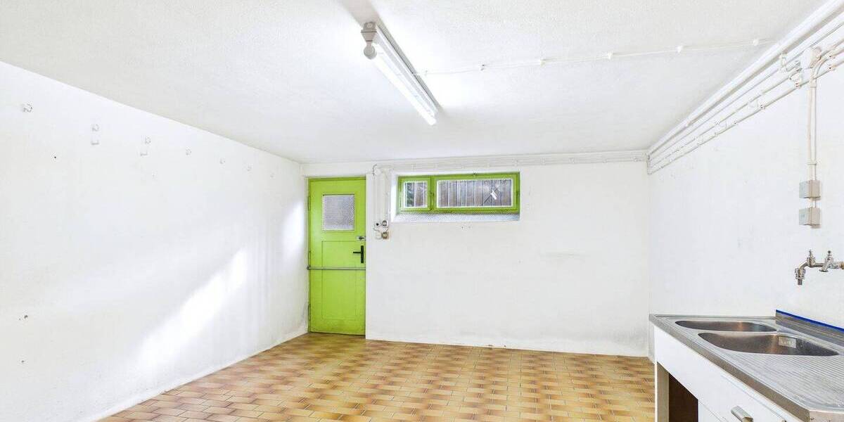 Einfamilienhaus Stuttgart Dürrlewang - 8 Zimmer, 170 m&sup2;, 559.000&euro; | Angebot:26043137