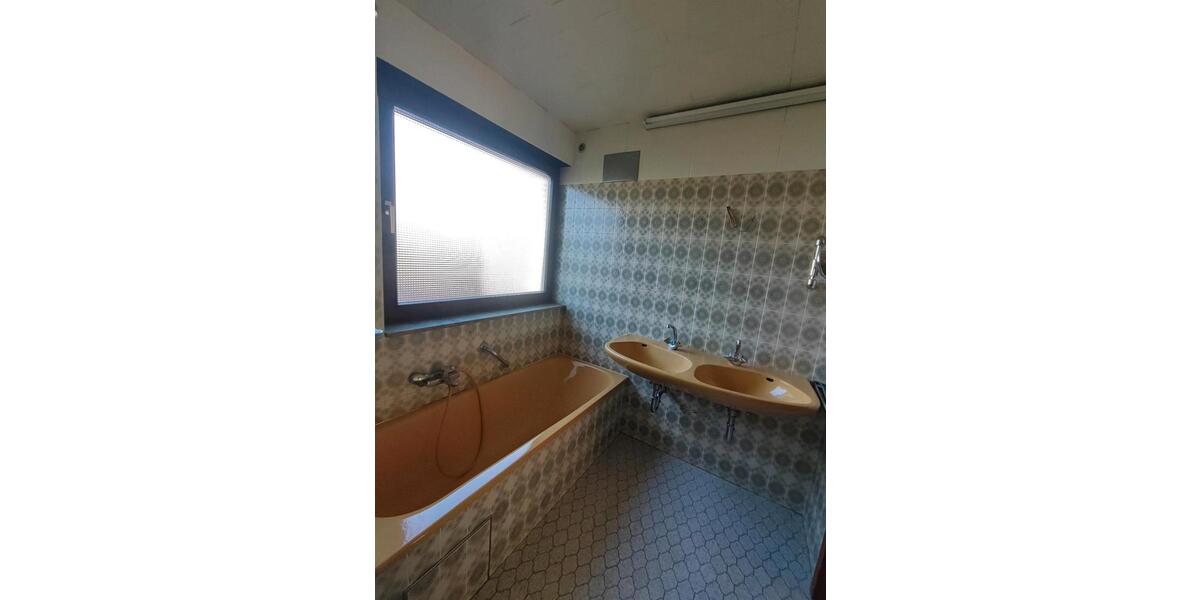 Doppelhaushälfte Leonberg - 6 Zimmer, 146 m&sup2;, 550.000&euro; | Angebot:25893975