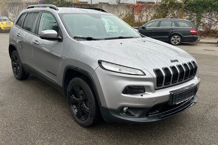 Jeep Cherokee 150.000 km 10.799 &euro; Möglingen/Ludwigsburg 71696