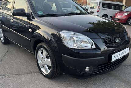 Kia Rio 141.000 km 3.000 &euro; Stuttgart 70469