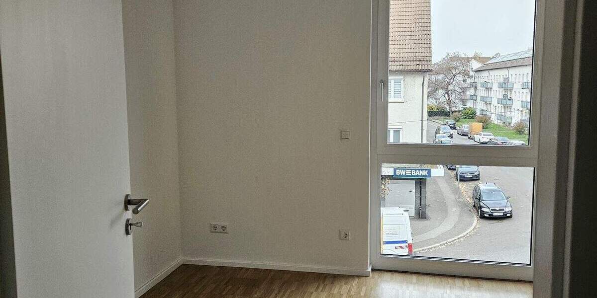 Etagenwohnung Stuttgart Untertürkheim - 3 Zimmer, 90 m&sup2;, 1.490&euro; | Angebot:25665160