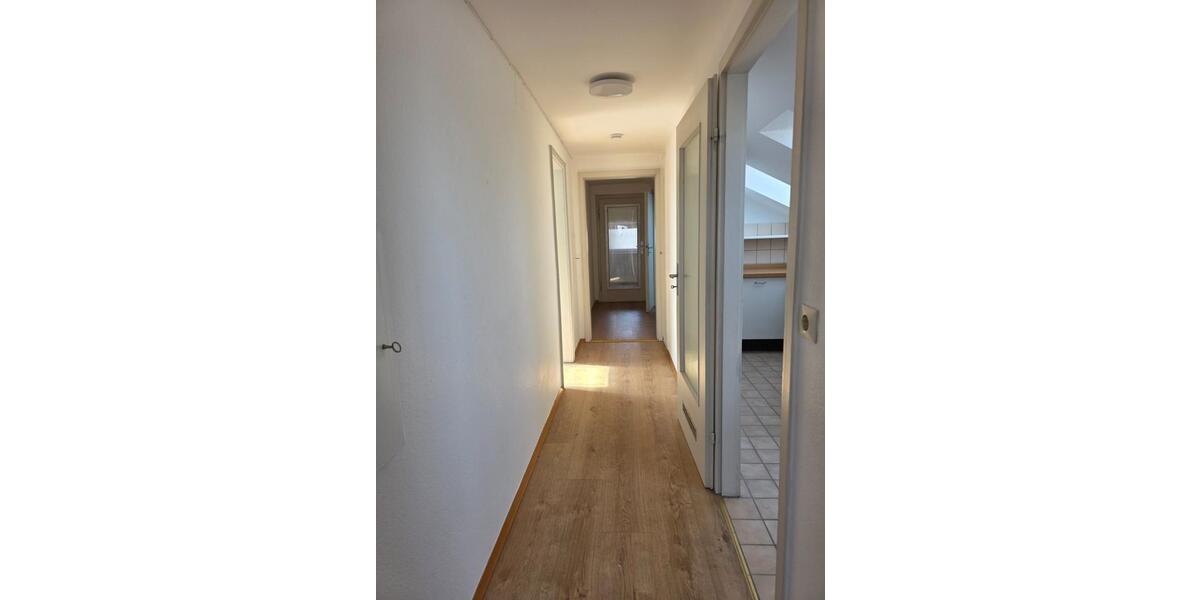 Dachgeschoßwohnung Stuttgart Sillenbuch - 3 Zimmer, 55 m&sup2;, 950&euro; | Angebot:25870538