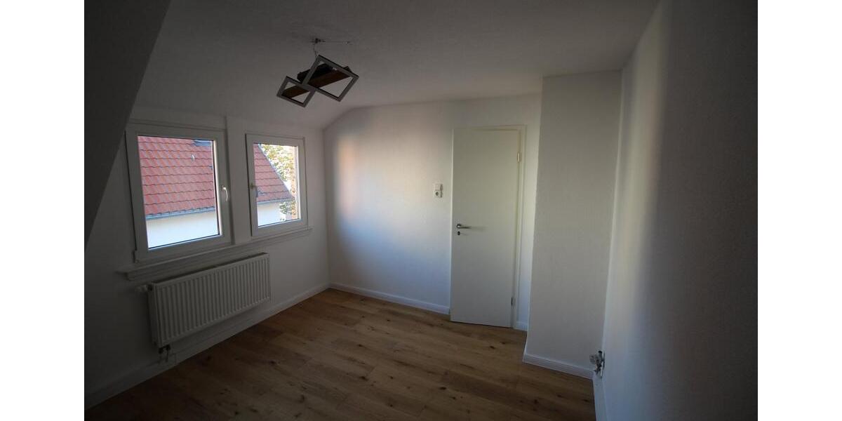 Mehrfamilienhaus, Wohnhaus Stuttgart Stuttgart-Süd - 9 Zimmer, 163 m&sup2;, 575.000&euro; | Angebot:26058984