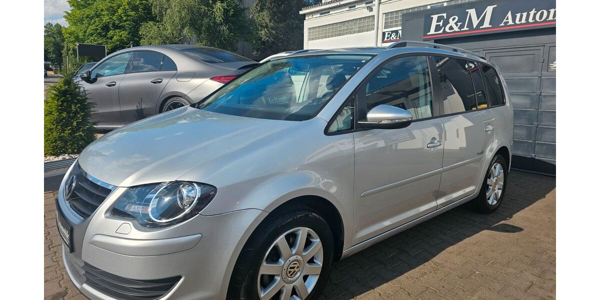 VW Touran 142.987 km 8.680 &euro; Magstadt 71106