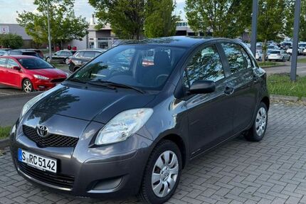 Toyota Yaris 146.000 km 4.100 &euro; Stuttgart 70469